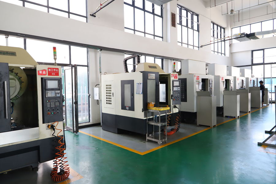 Luoyang Hypersolid Metal Tech Co., Ltd línea de producción del fabricante